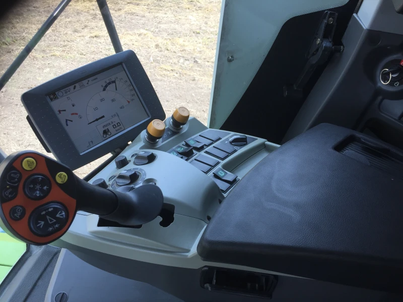 Комбайн Claas  LEXION 760 TT, снимка 8 - Селскостопанска техника - 52453178