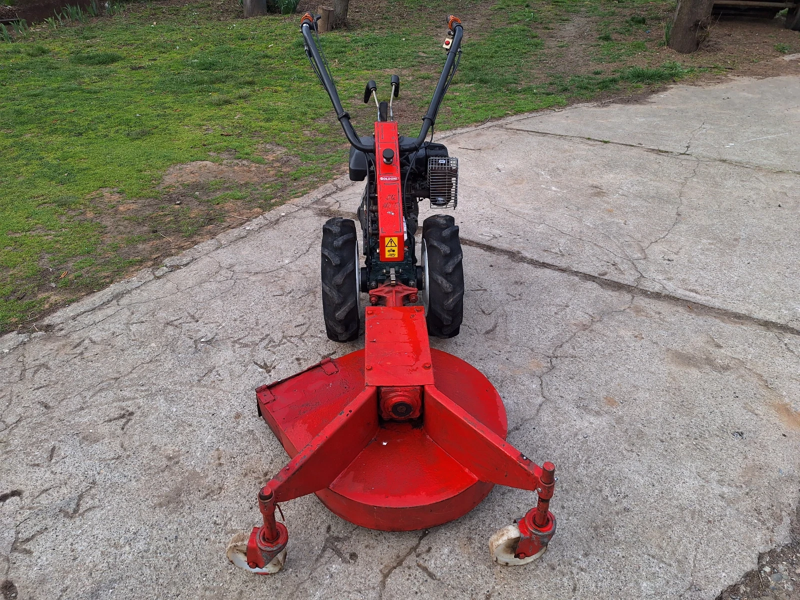 Сенокосачка BCS Мулчираща тава с мотоблок Goldoni 9к.с., снимка 2 - Селскостопанска техника - 30289373