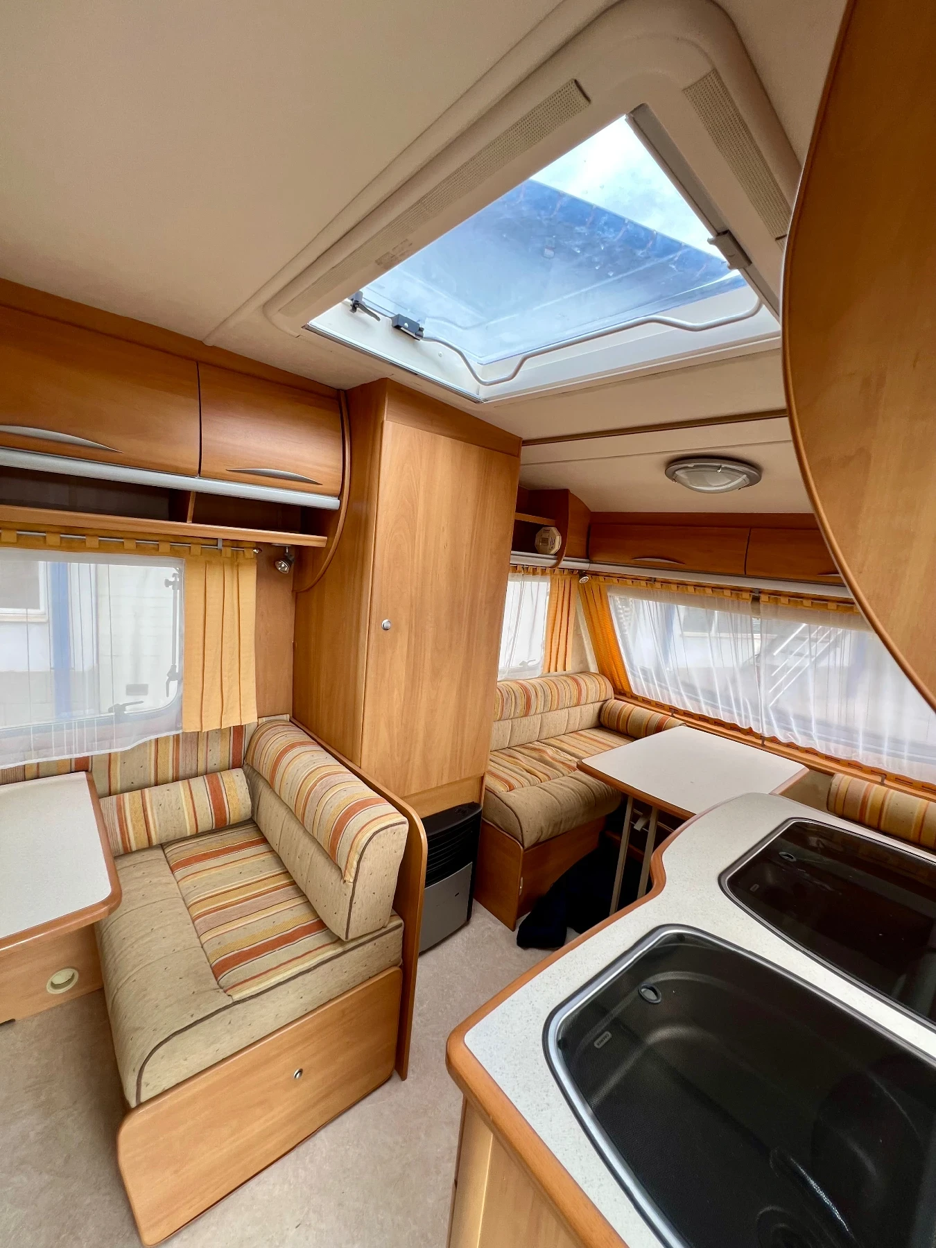 Каравана Swift Toscane / Форселт, снимка 10 - Каравани и кемпери - 55902919