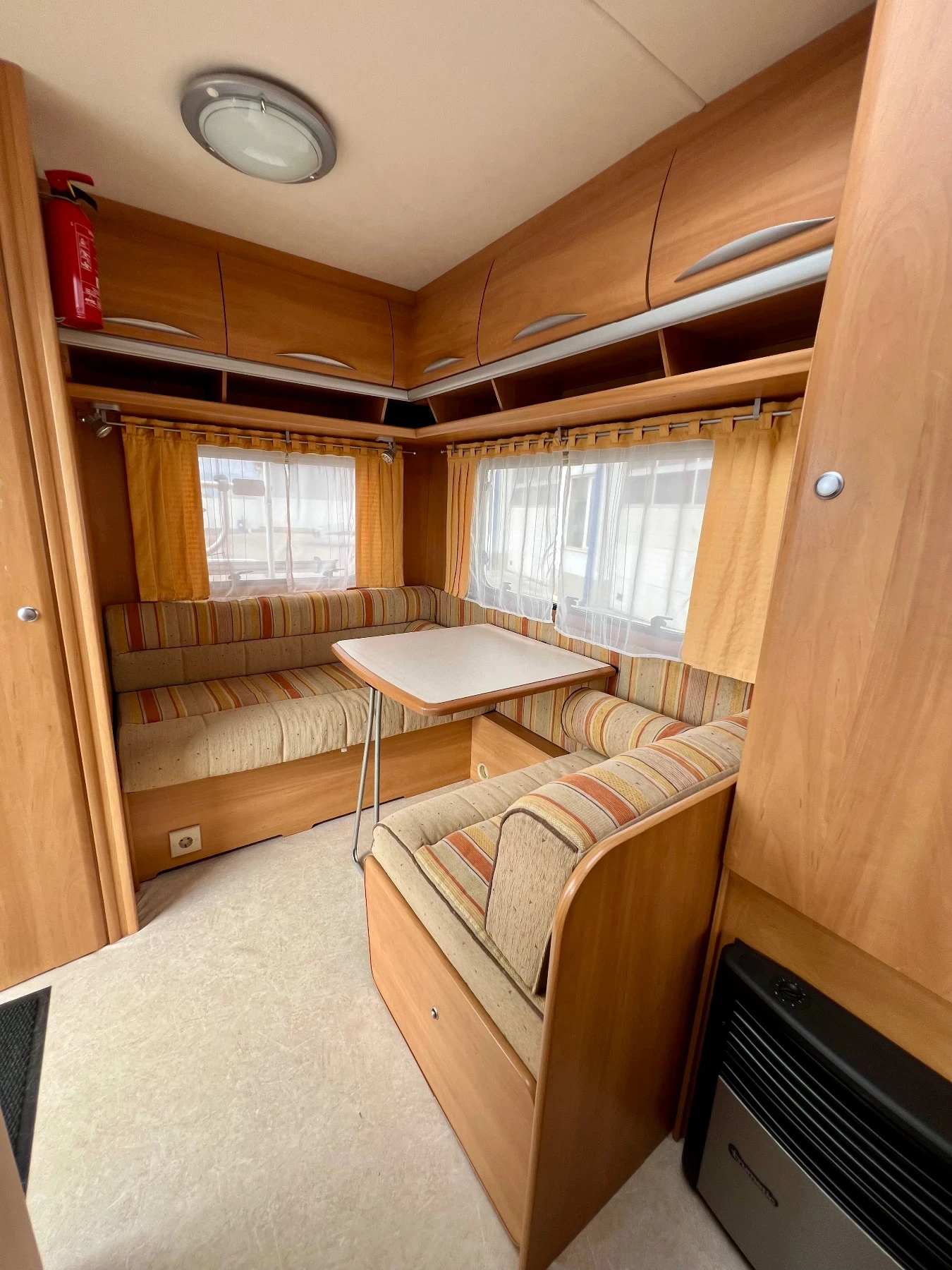 Каравана Swift Toscane / Форселт, снимка 5 - Каравани и кемпери - 55902919