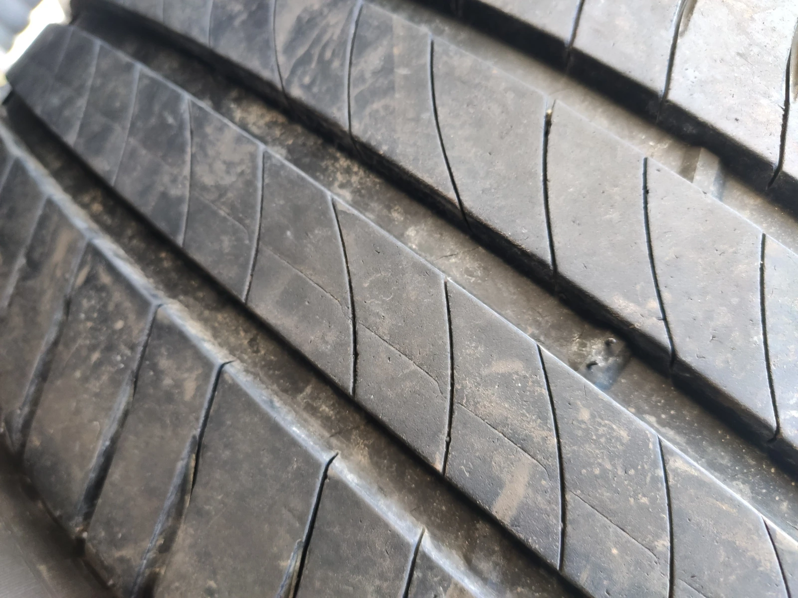 Гуми Летни 235/65R16, снимка 2 - Гуми и джанти - 54174144