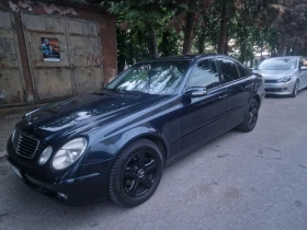 ������ Mercedes-Benz E 220