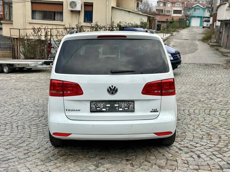 VW Touran, снимка 4 - Автомобили и джипове - 48295119