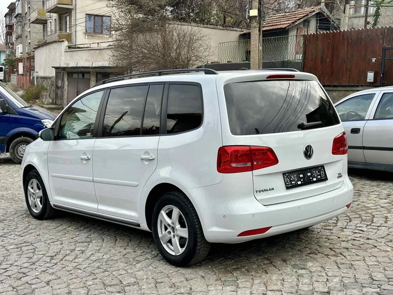 VW Touran, снимка 2 - Автомобили и джипове - 48295119