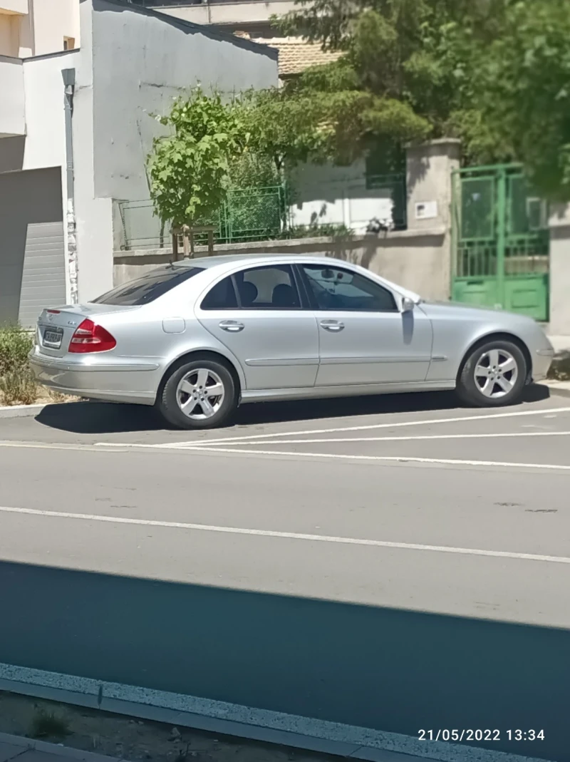 Mercedes-Benz E 320 E 320 4 matik, снимка 10 - Автомобили и джипове - 48546641