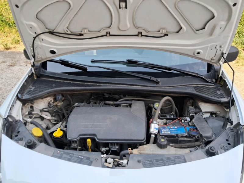 Renault Clio 3, снимка 10 - Автомобили и джипове - 50929188