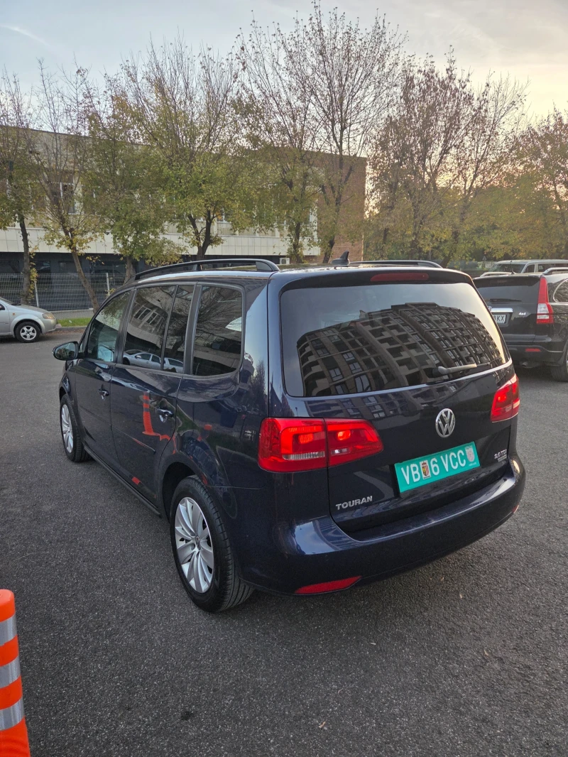 VW Touran 2.0 TDI, снимка 6 - Автомобили и джипове - 52353732