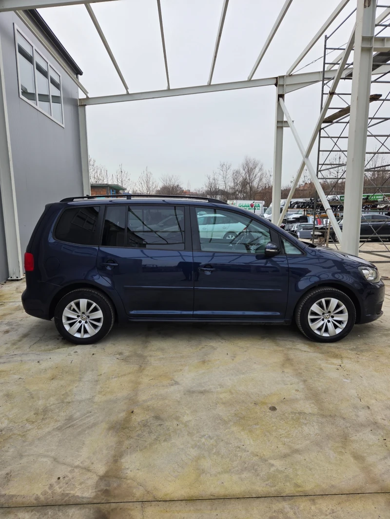 VW Touran 2.0 TDI, снимка 4 - Автомобили и джипове - 52860362