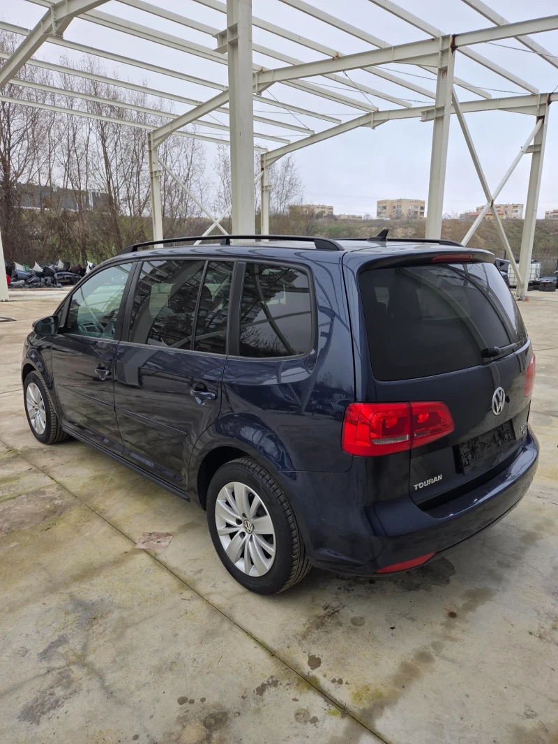 VW Touran 2.0 TDI, снимка 7 - Автомобили и джипове - 52860362