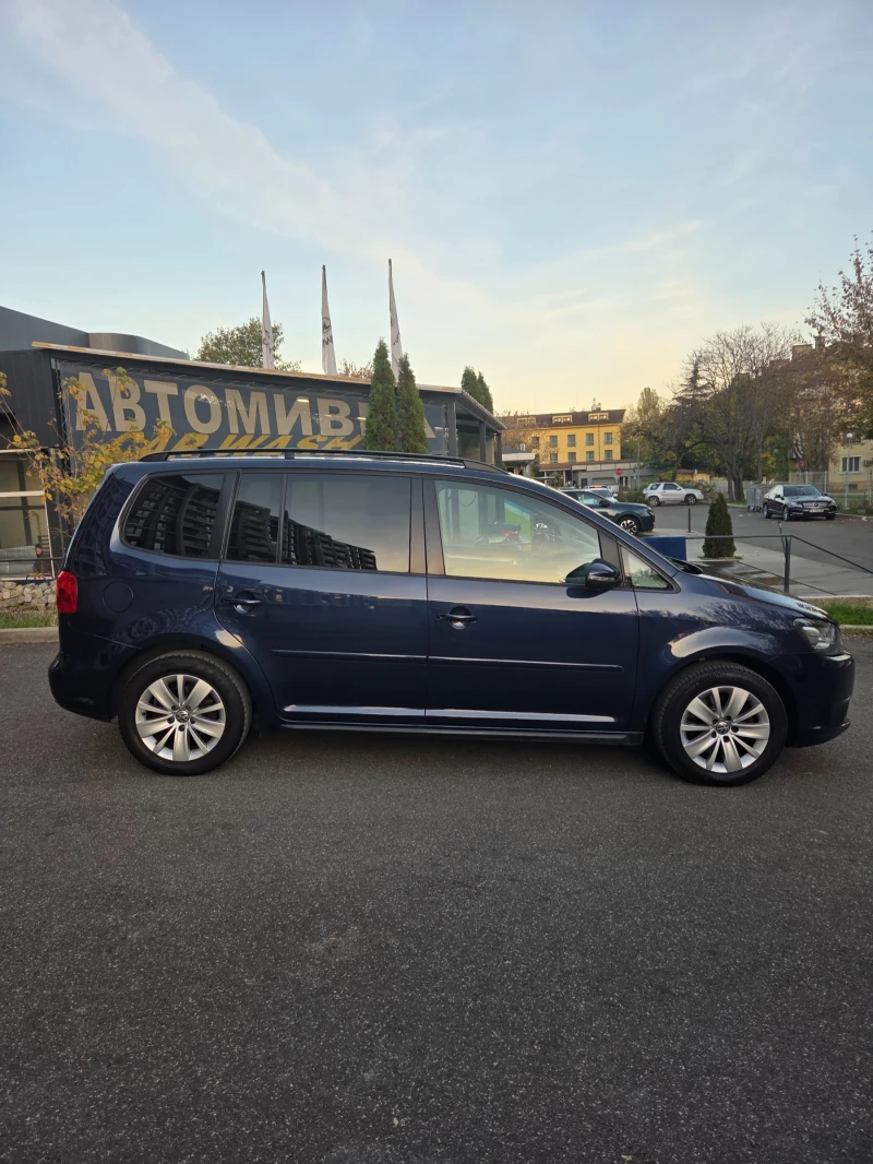 VW Touran 2.0 TDI, снимка 4 - Автомобили и джипове - 52353732
