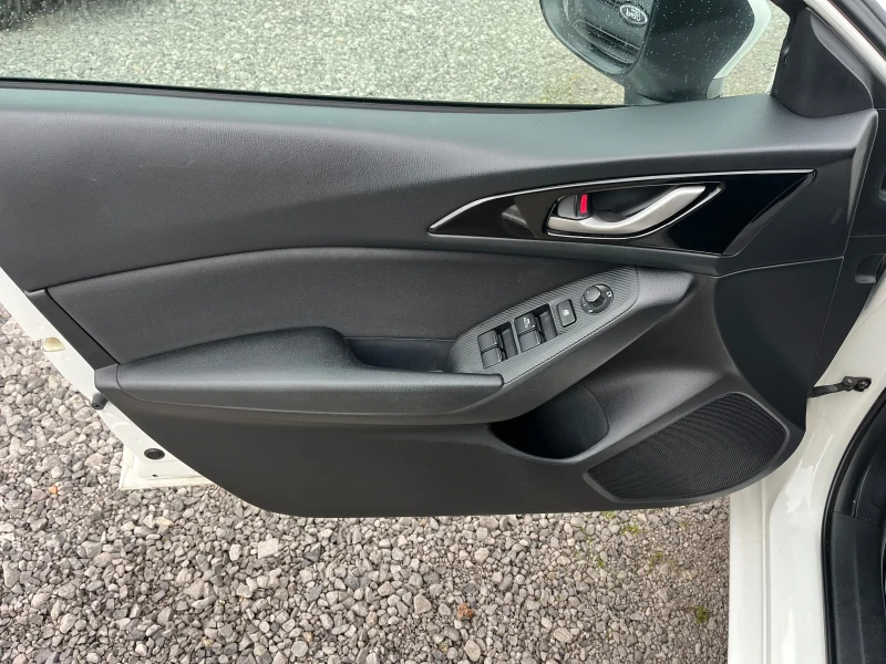 Mazda 3 2.0i TOP, снимка 8 - Автомобили и джипове - 52396829