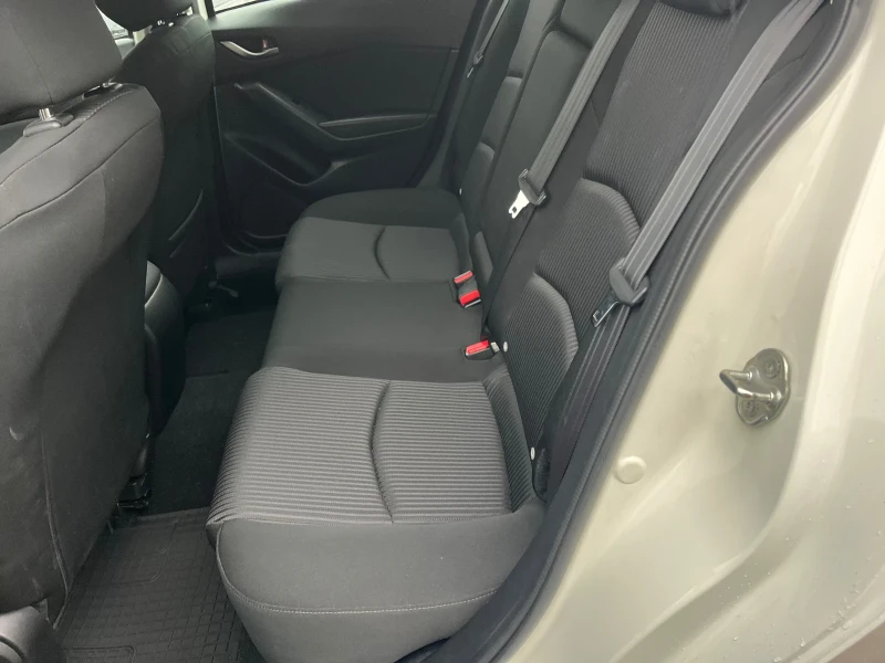 Mazda 3 2.0i TOP, снимка 10 - Автомобили и джипове - 52396829