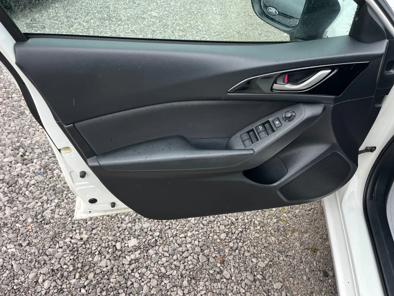 Mazda 3 2.0i TOP, снимка 13 - Автомобили и джипове - 52396829