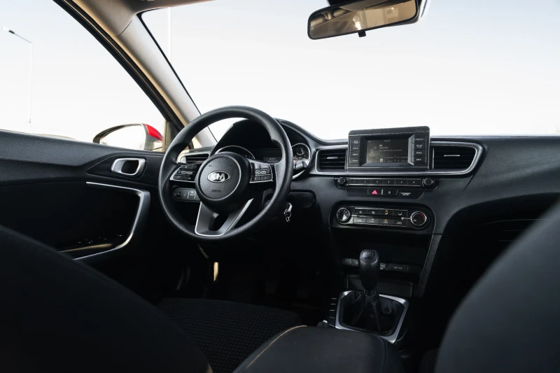 Kia Ceed 1.4, снимка 7 - Автомобили и джипове - 52774705