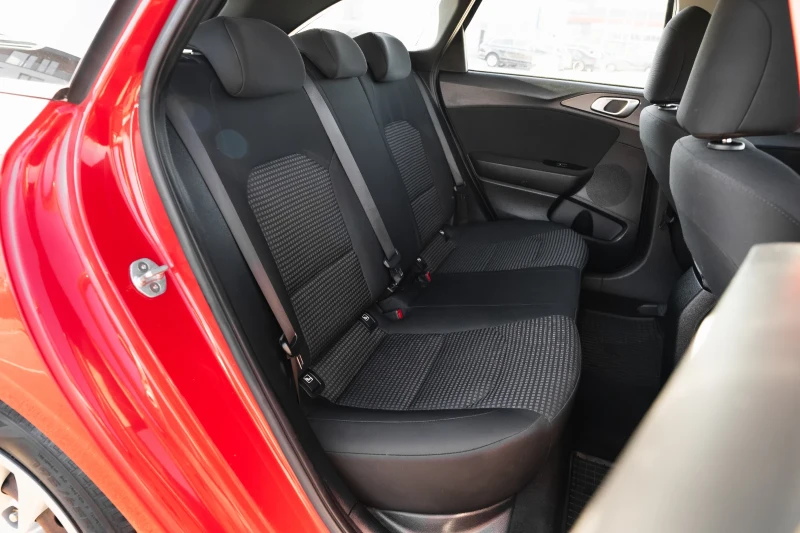 Kia Ceed 1.4, снимка 12 - Автомобили и джипове - 52774705