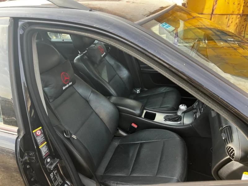 Mercedes-Benz C 220, снимка 8 - Автомобили и джипове - 53427779