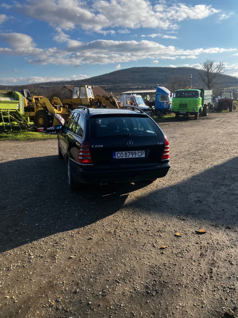 Mercedes-Benz C 220, снимка 3 - Автомобили и джипове - 53427779