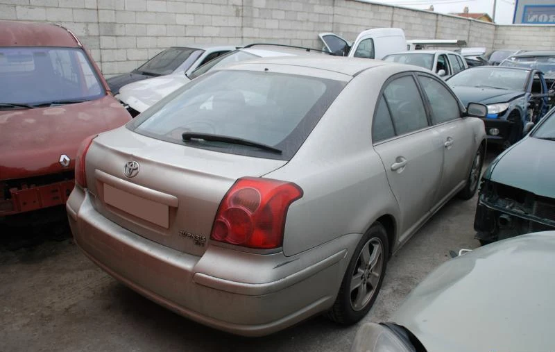 Toyota Avensis D4D, снимка 3 - Автомобили и джипове - 48961227