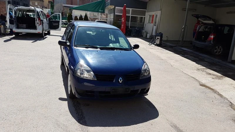 Renault Clio 12i GAZ, снимка 1 - Автомобили и джипове - 21212146