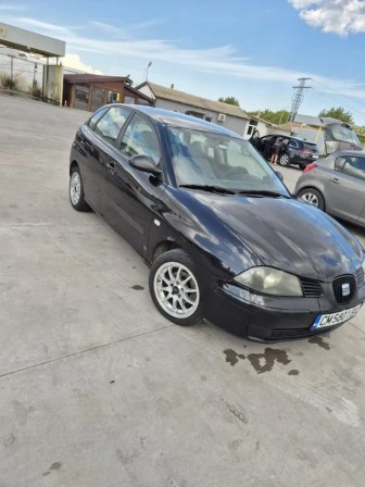 Seat Ibiza, снимка 4 - Автомобили и джипове - 49298492