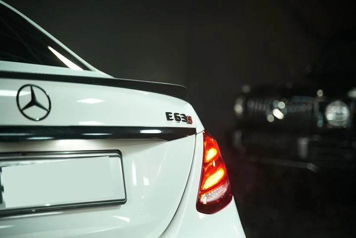 Mercedes-Benz E 63 AMG AMG/612HP/4M/PERFORMANCE/NIGHT/BURMESTER/360/237v - изображение 7