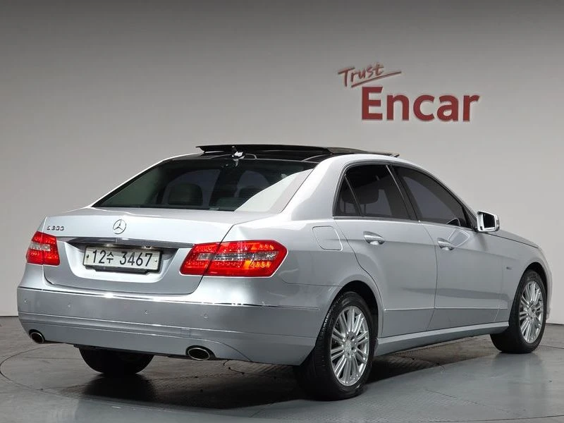 Mercedes-Benz E 300 3.5 Automatic, снимка 4 - Автомобили и джипове - 55475274