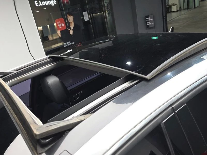 Mercedes-Benz E 300 3.5 Automatic, снимка 3 - Автомобили и джипове - 55475274