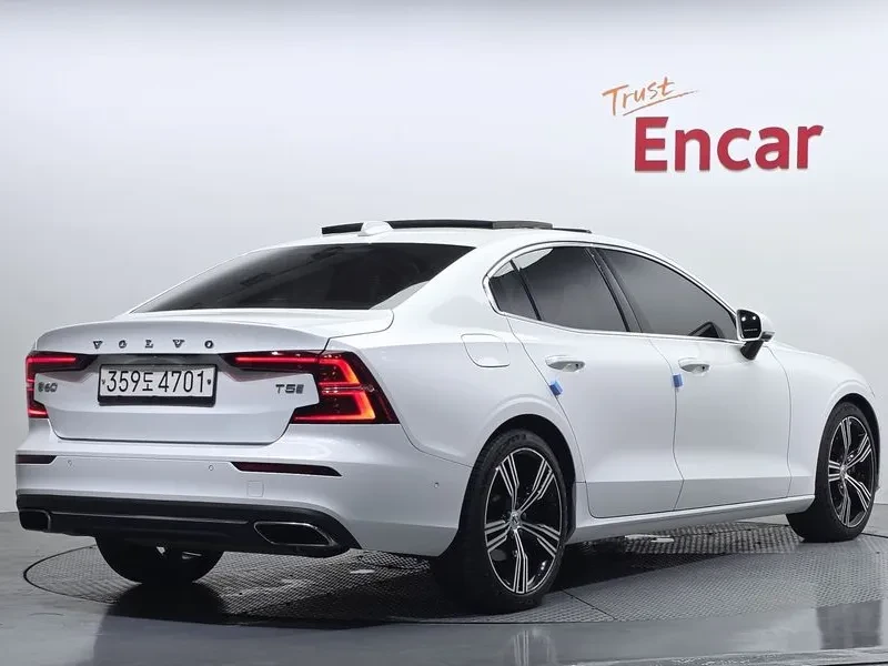 Volvo S60 T5 Inscription, снимка 2 - Автомобили и джипове - 55738164