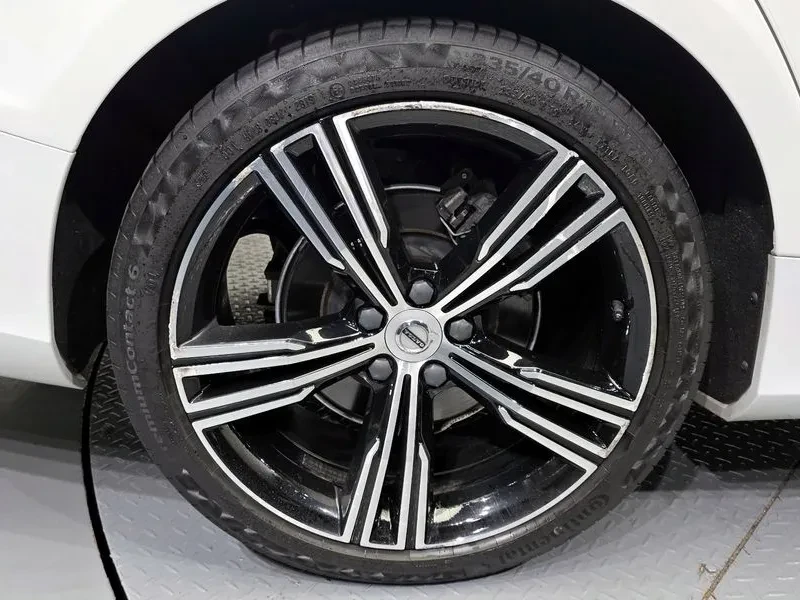 Volvo S60 T5 Inscription, снимка 5 - Автомобили и джипове - 55738164