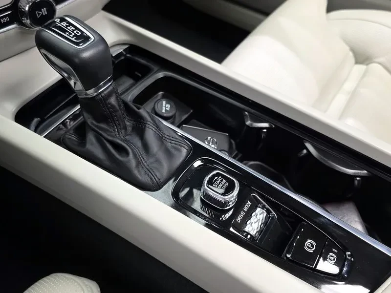 Volvo S60 T5 Inscription, снимка 9 - Автомобили и джипове - 55738164