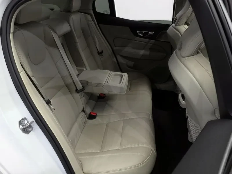 Volvo S60 T5 Inscription, снимка 11 - Автомобили и джипове - 55738164