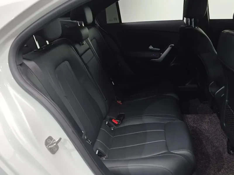 Mercedes-Benz A 220, снимка 12 - Автомобили и джипове - 55740095