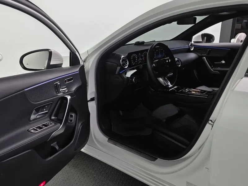 Mercedes-Benz A 220, снимка 10 - Автомобили и джипове - 55740095