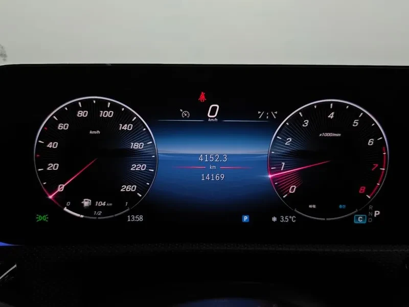 Mercedes-Benz A 220, снимка 8 - Автомобили и джипове - 55740095