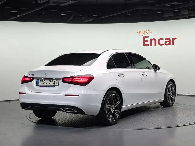 Mercedes-Benz A 220, снимка 2 - Автомобили и джипове - 55740095