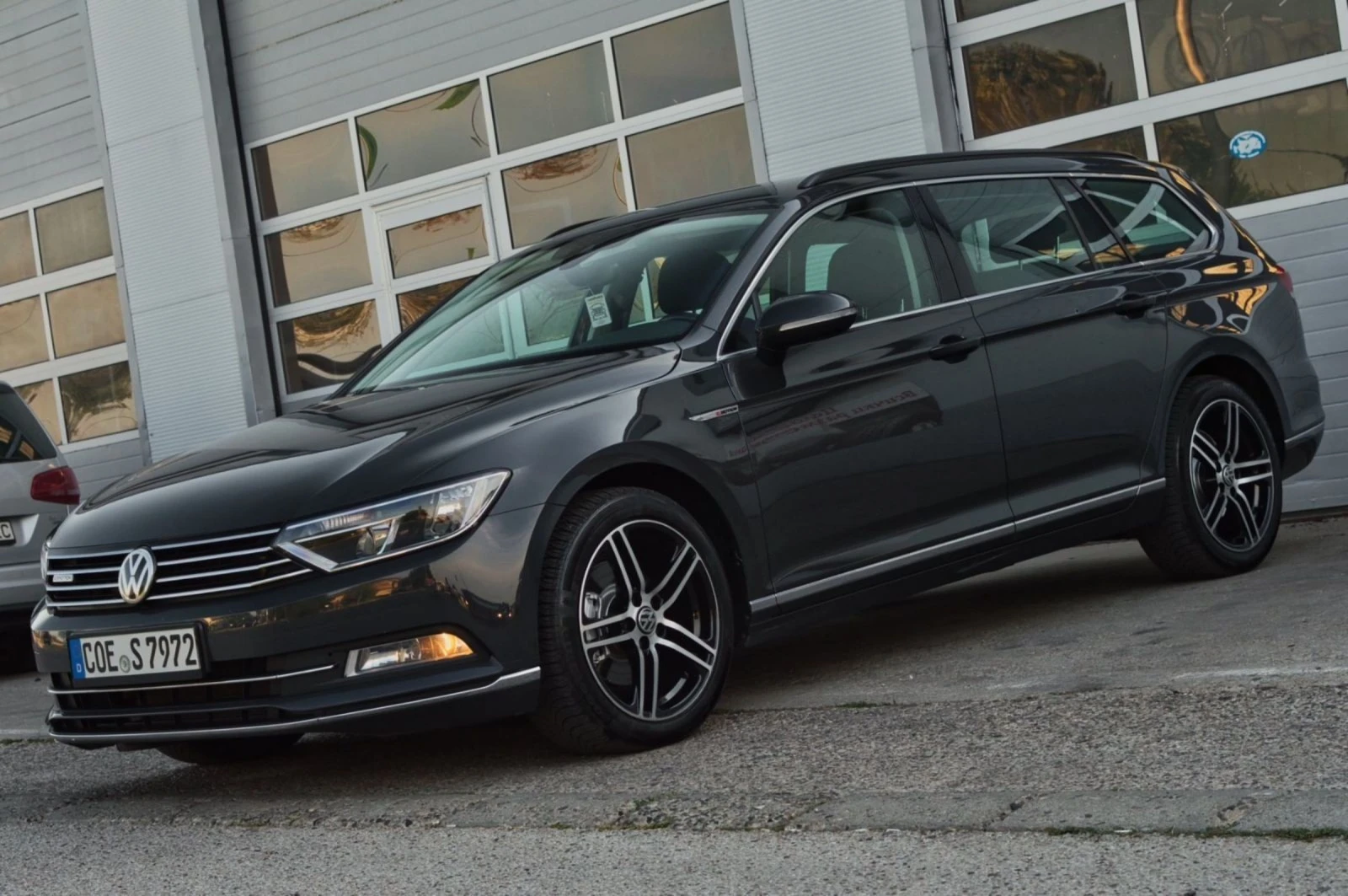 VW Passat Цвят Nardo grey Passat 4motion 2.0DTDI 190к.с | Mobile.bg — изображение 14