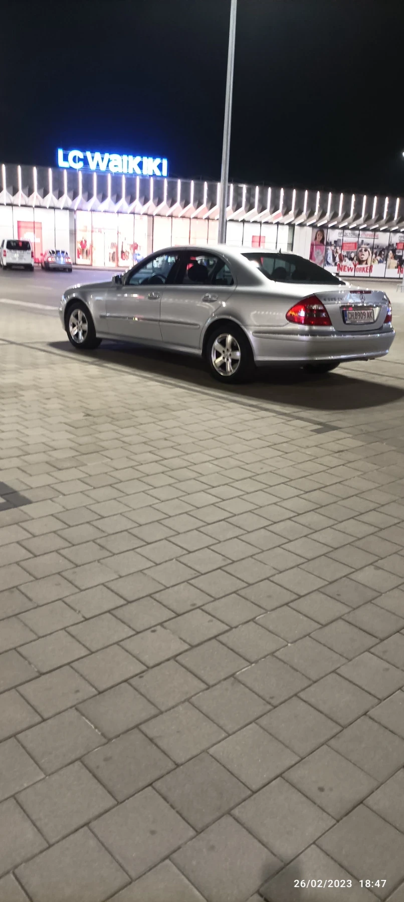 Mercedes-Benz E 320 E 320 4 matik - изображение 9