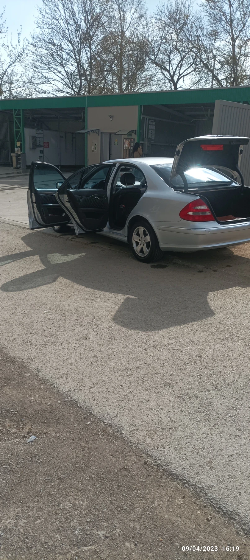 Mercedes-Benz E 320 E 320 4 matik - изображение 6