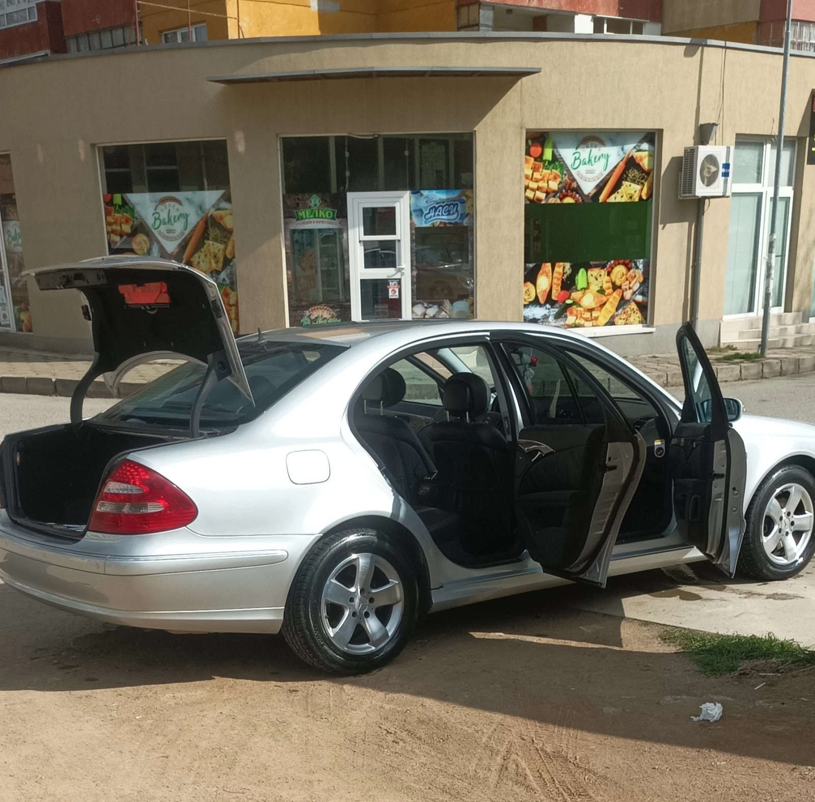 Mercedes-Benz E 320 E 320 4 matik - изображение 7