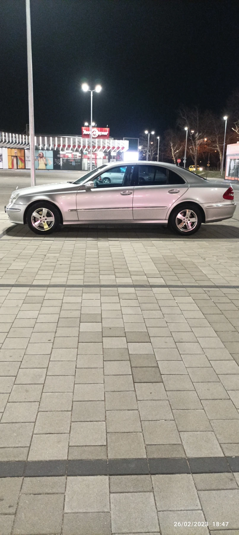 Mercedes-Benz E 320 E 320 4 matik - изображение 8
