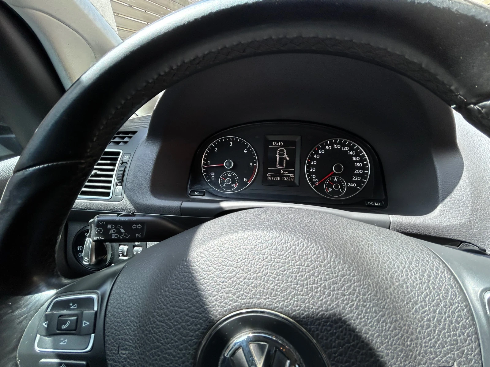VW Touran 2.0TDI CROS - изображение 10