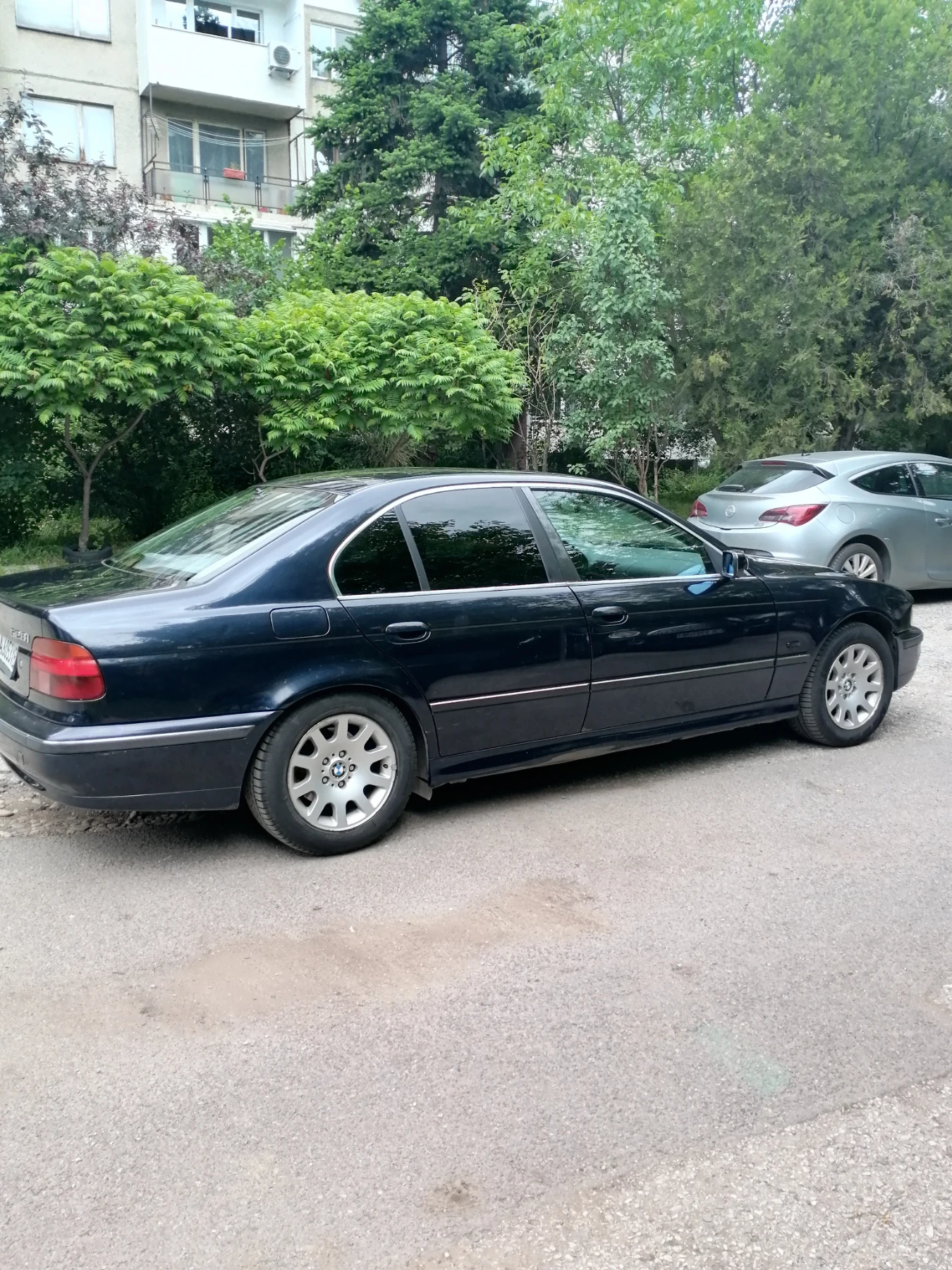 BMW 528 Е39 2800 см3 - изображение 3