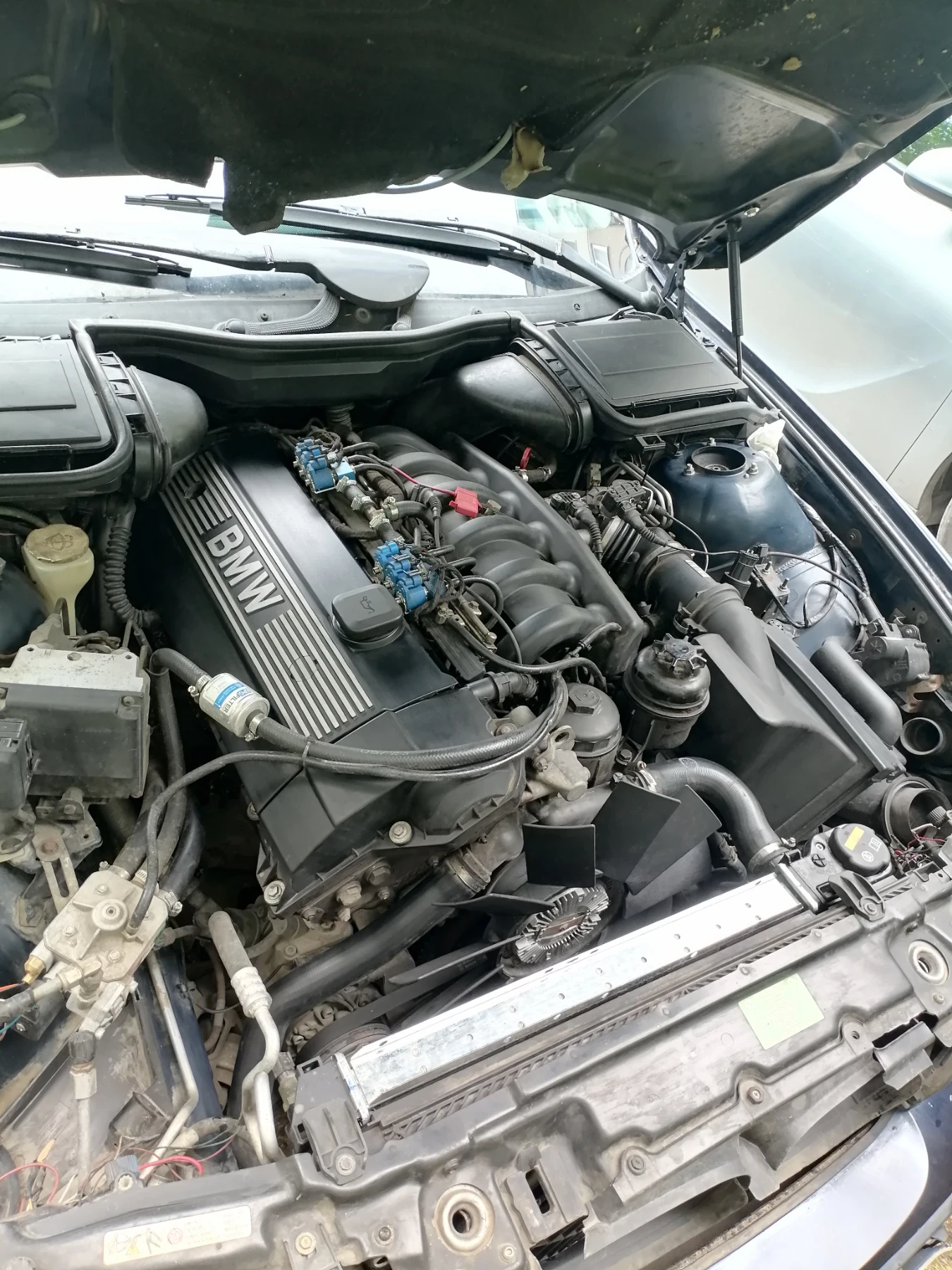 BMW 528 Е39 2800 см3 - изображение 10