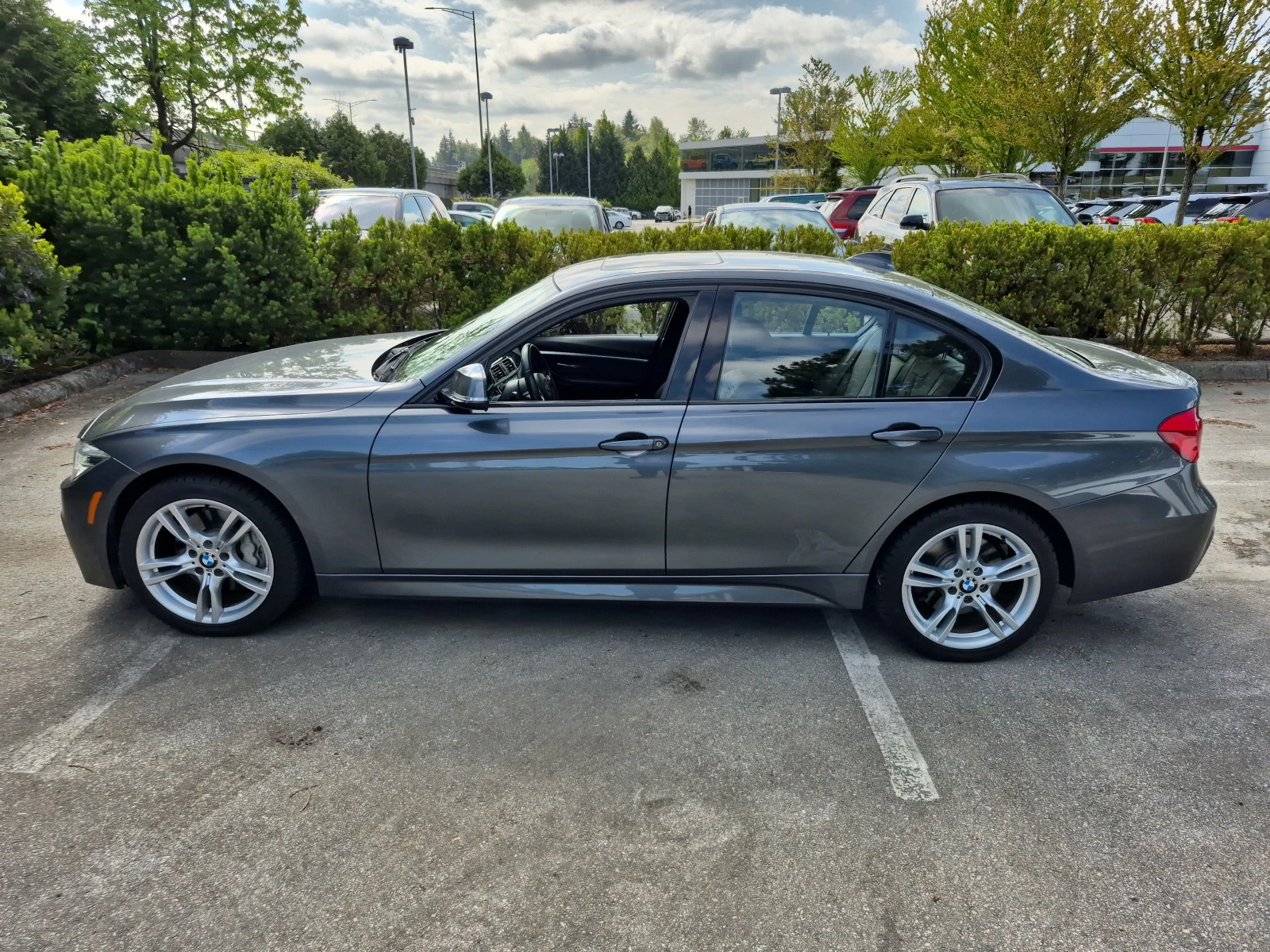 BMW 330 xDrive* CARFAX* ОПЦИЯ ЗА ФИНАНСИРАНЕ*  - изображение 4