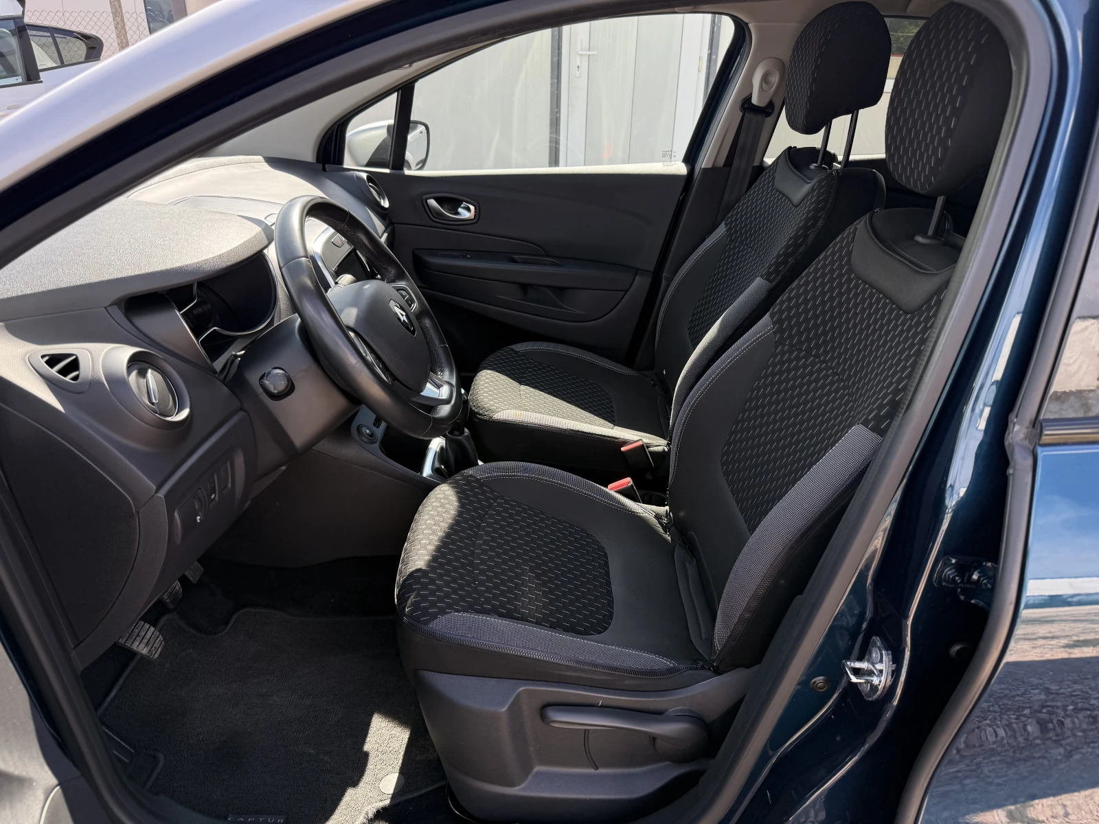Renault Captur 1.5d/R-Link/LED/NAV/PDC/Service book/Euro6 - изображение 7