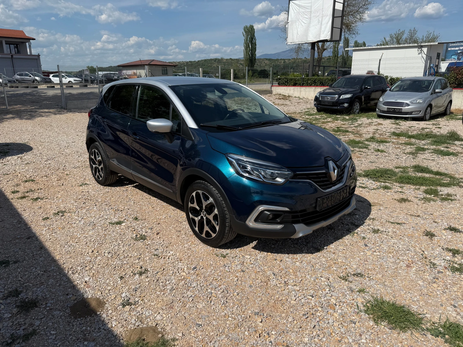 Renault Captur 1.5d/R-Link/LED/NAV/PDC/Service book/Euro6 - изображение 5