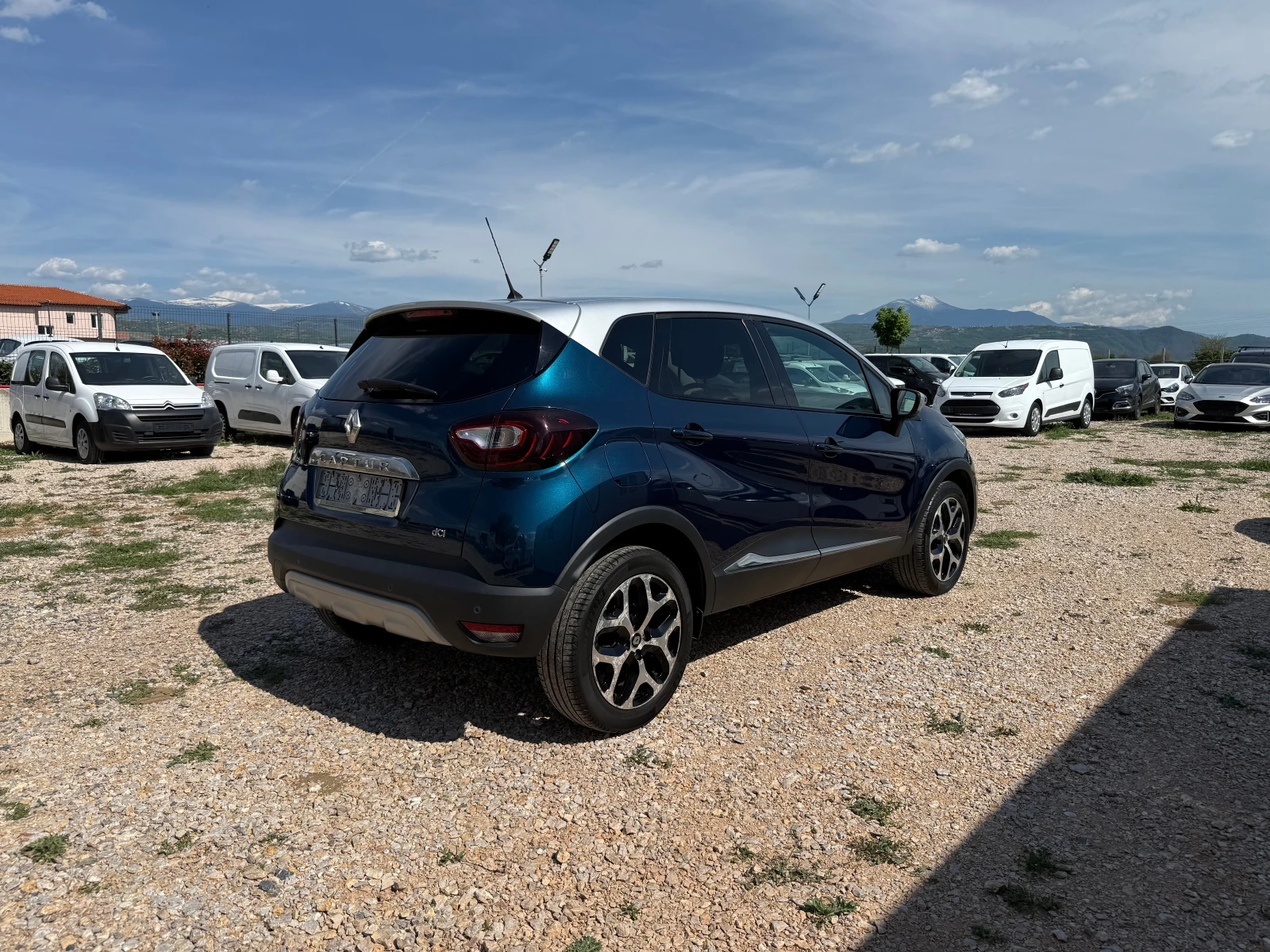 Renault Captur 1.5d/R-Link/LED/NAV/PDC/Service book/Euro6 - изображение 4