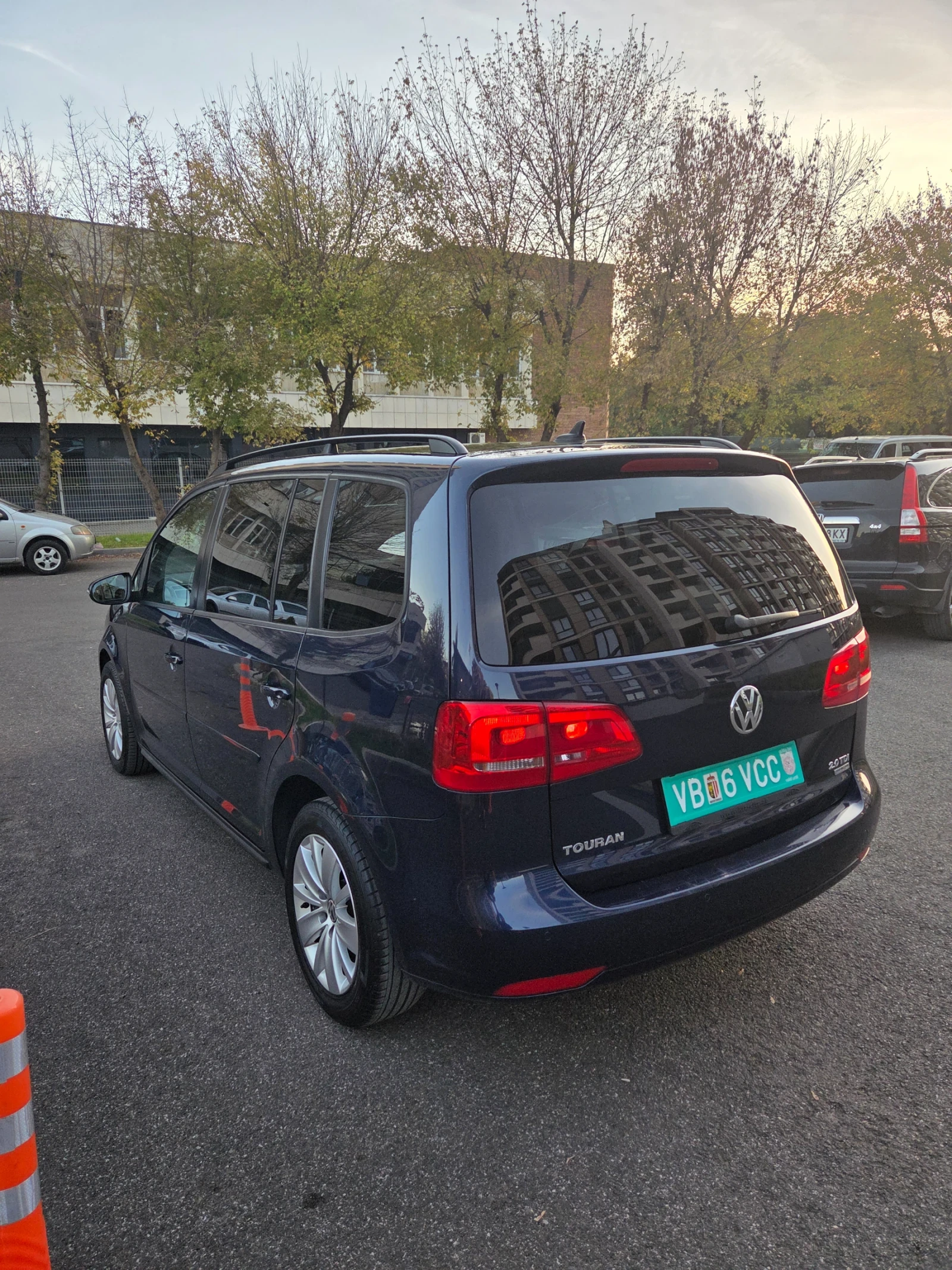 VW Touran 2.0 TDI - изображение 6