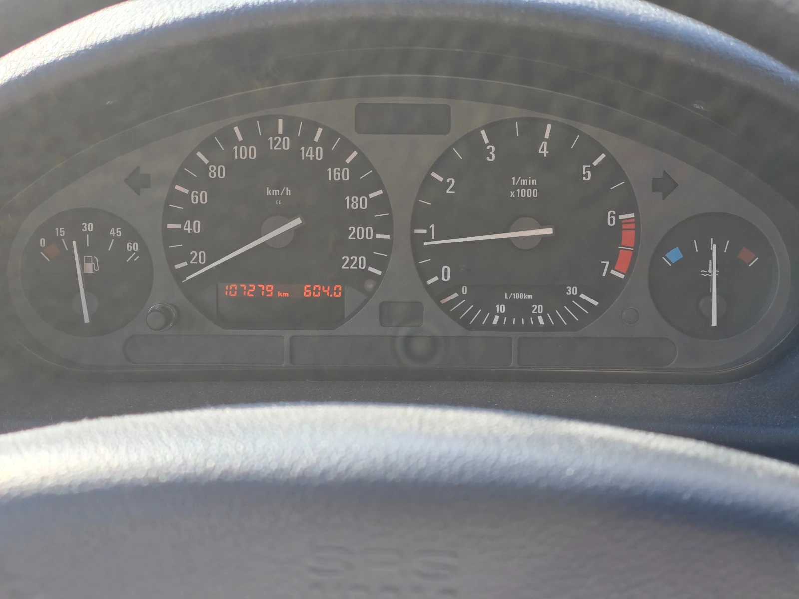 BMW 318  - изображение 8