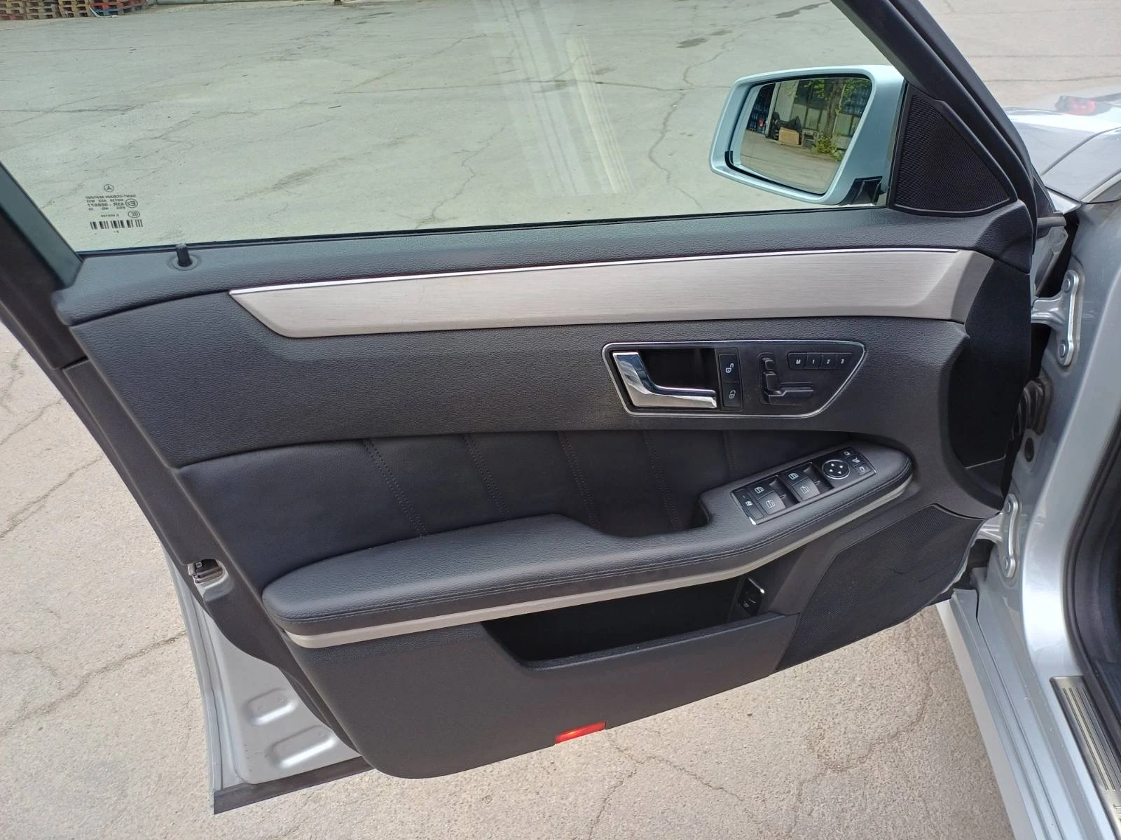 Mercedes-Benz E 350 CDI 4Matic Avantgarde, снимка 11 - Автомобили и джипове - 54263502